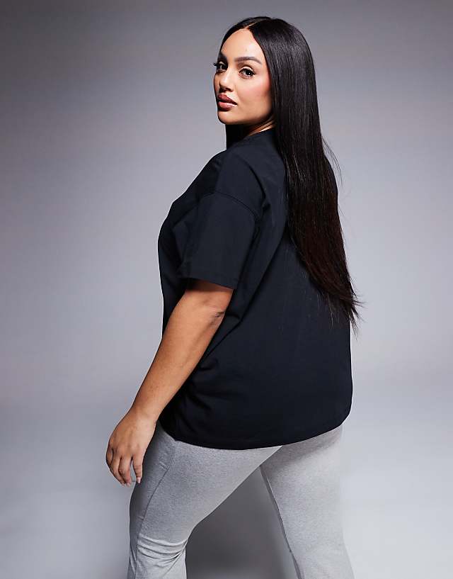 4505 Curve Icon Oversized Cotton T-shirt With Quick Dry Finish In Black