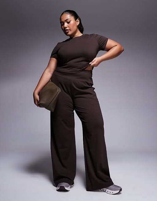 4505 Curve Icon Soft Touch Yoga Set In Chocolate