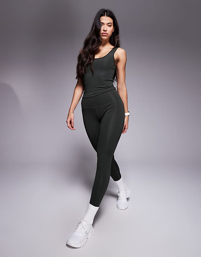 4505 Icon Active Slightly Cropped Vest In Khaki