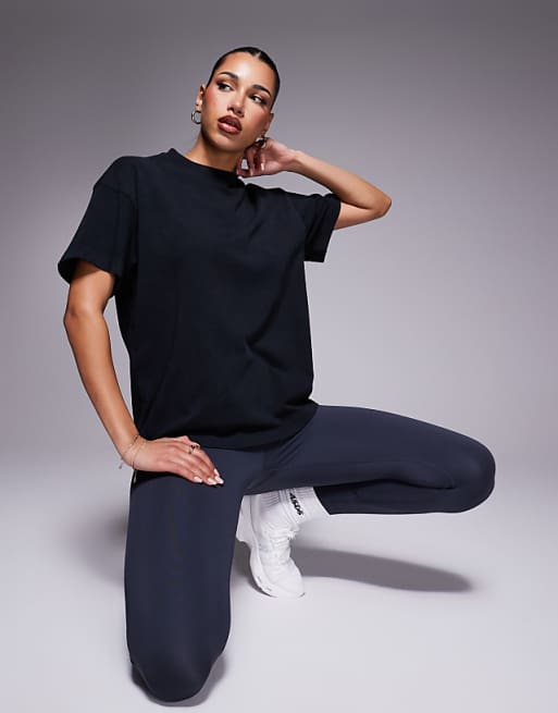 4505 Icon heavyweight cotton oversized t-shirt with quick dry finish in washed black