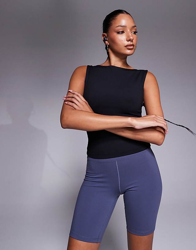 4505 Icon Soft Touch Boat Neck Tank With Inner Bra In Black