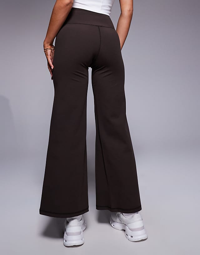 4505 Petite Icon Soft Touch High Waist Wide Leg Dance Pant In Chocolate