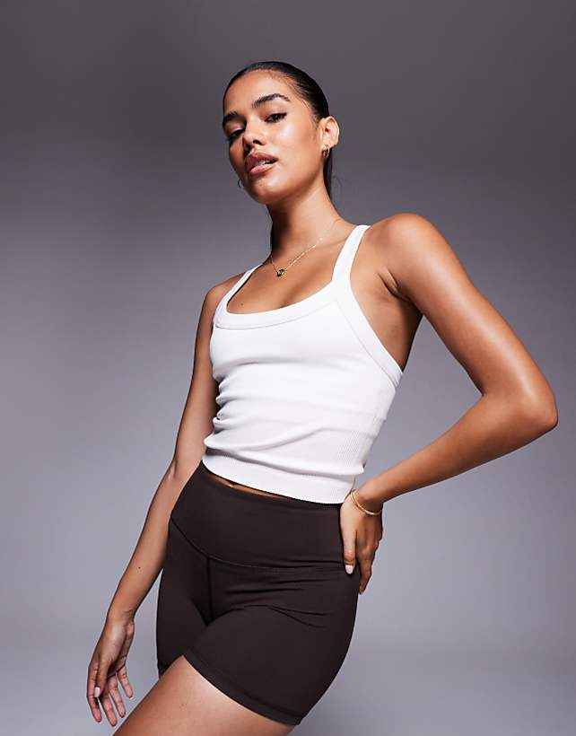 4505 Seamless Sculpting Vest With Inner Bra In Parchment