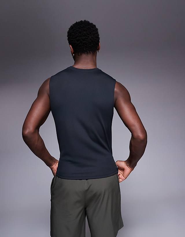 4505 Slim Fit Active Rib 90s Training Tank In Black