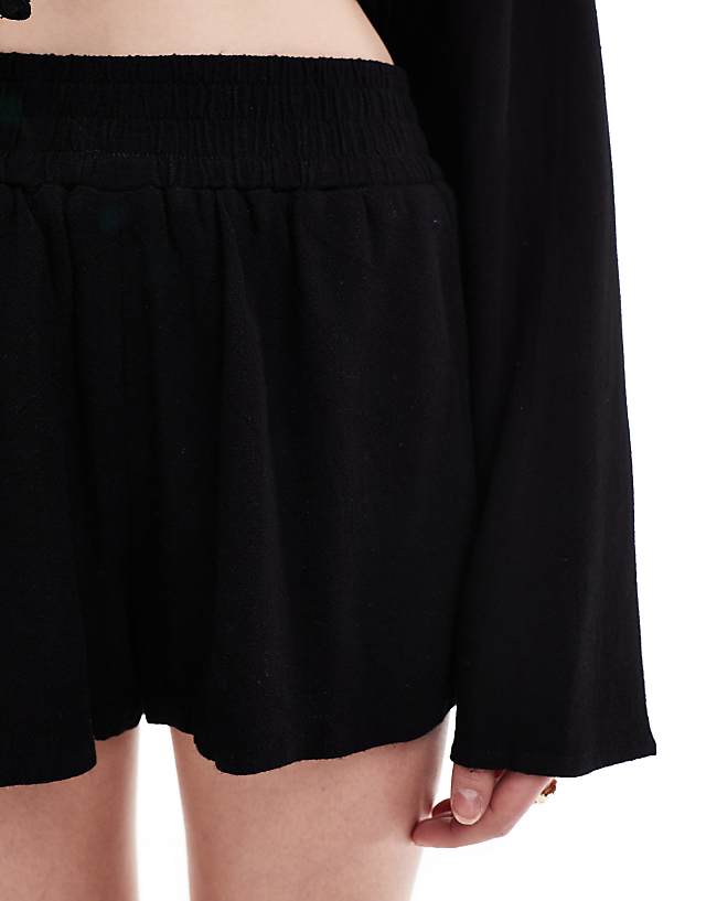 4th & Reckless Linen Shirred Waist Shorts Co-ord In Black