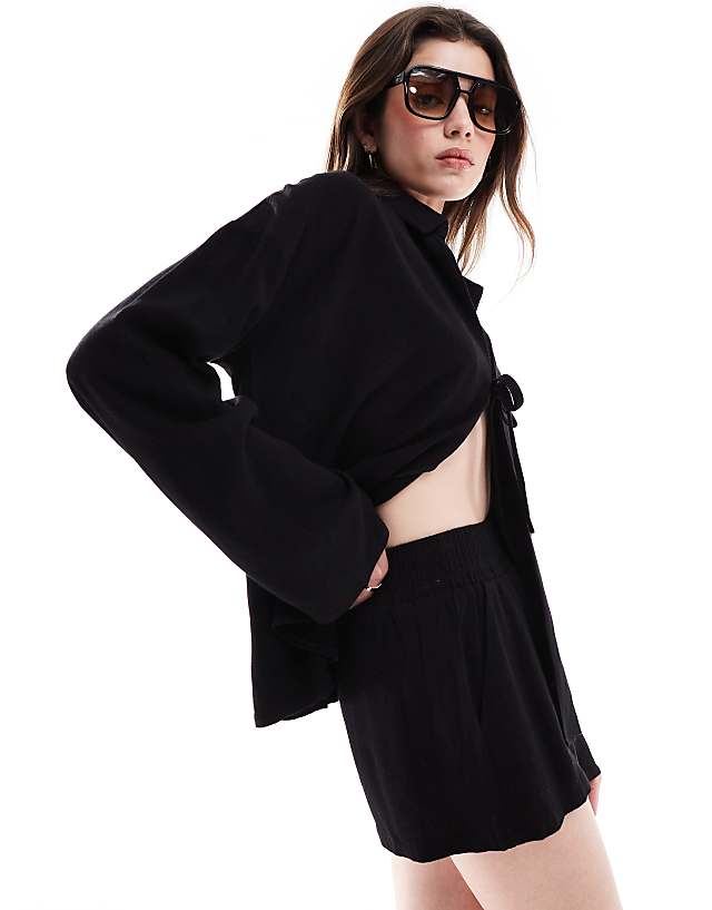 4th & Reckless Linen Shirred Waist Shorts Co-ord In Black