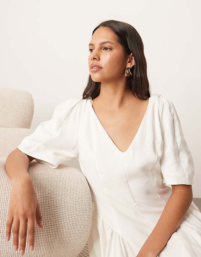 ARRANGE Premium Linen Twist Shoulder Midi Dress In White
