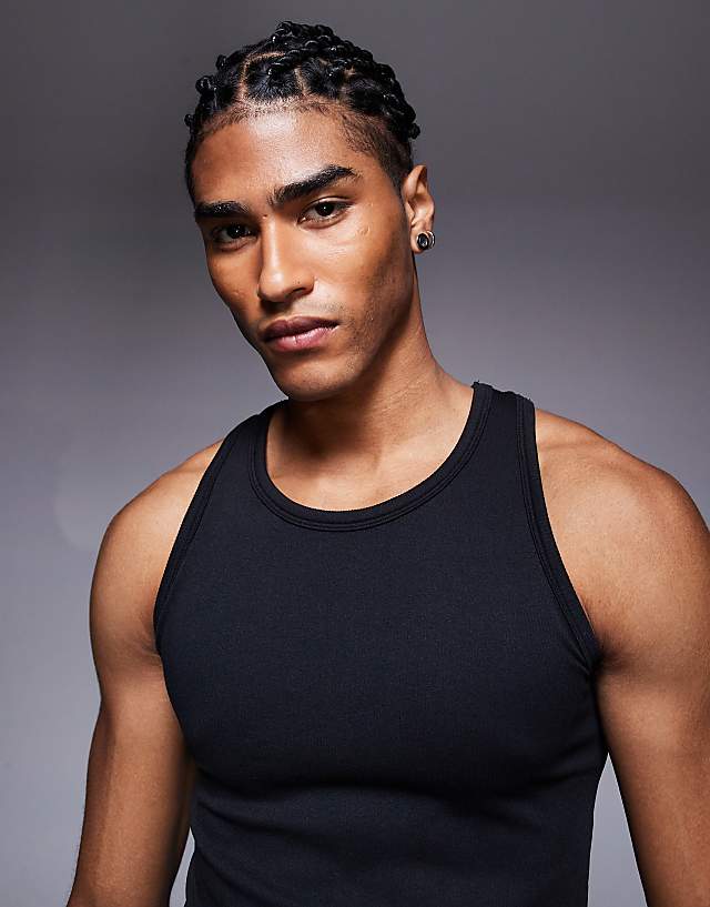 4505 Icon Seamless Rib Slim Fit Vest In Black