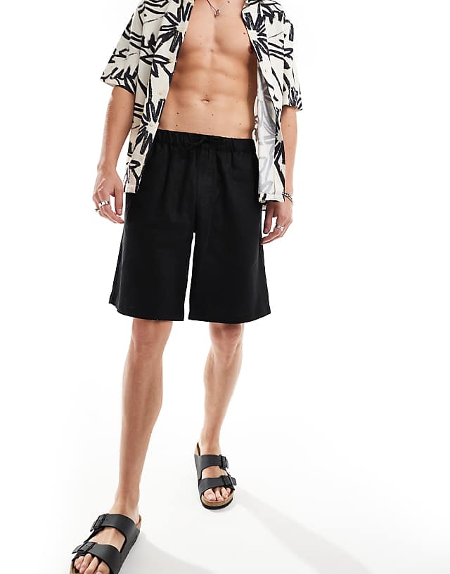 ADPT Linen Mix Shorts In Black