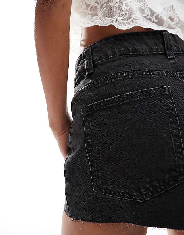 ASOS DESIGN Denim Relaxed Short In Wash Black