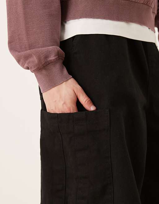 ASOS DESIGN Oversized Baggy Cargos In Black
