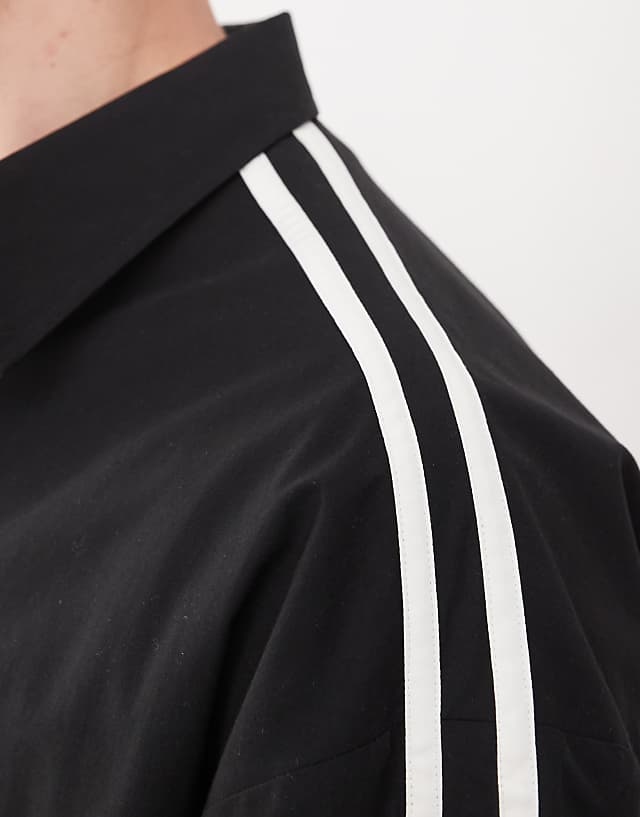 COLLUSION Stripe Shoulder SL Shirt In Black