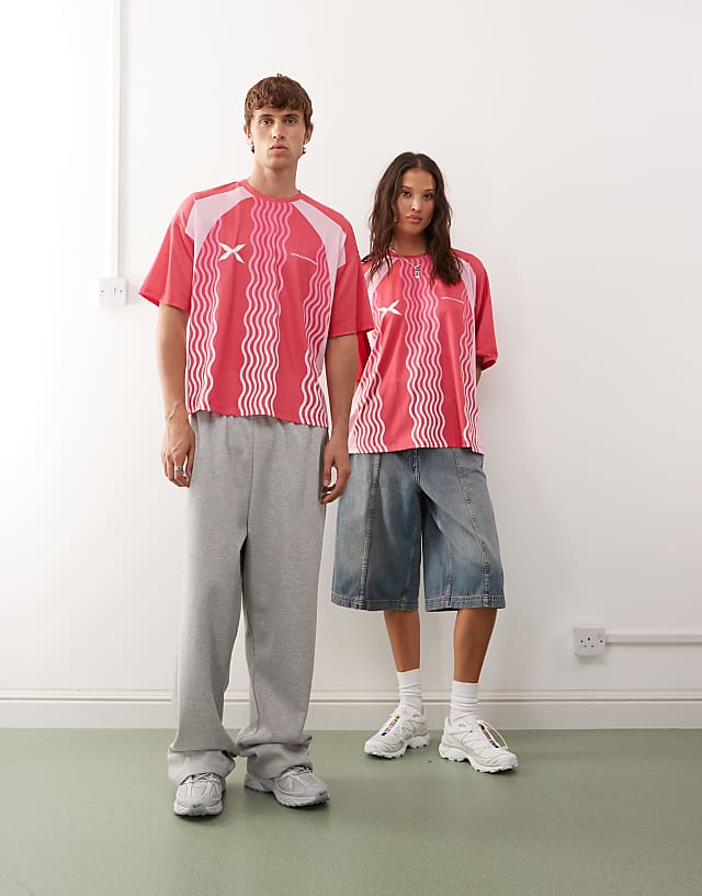 COLLUSION Unisex Football Top In Pink