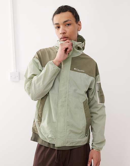 Columbia Challenger II Windbreaker In Green