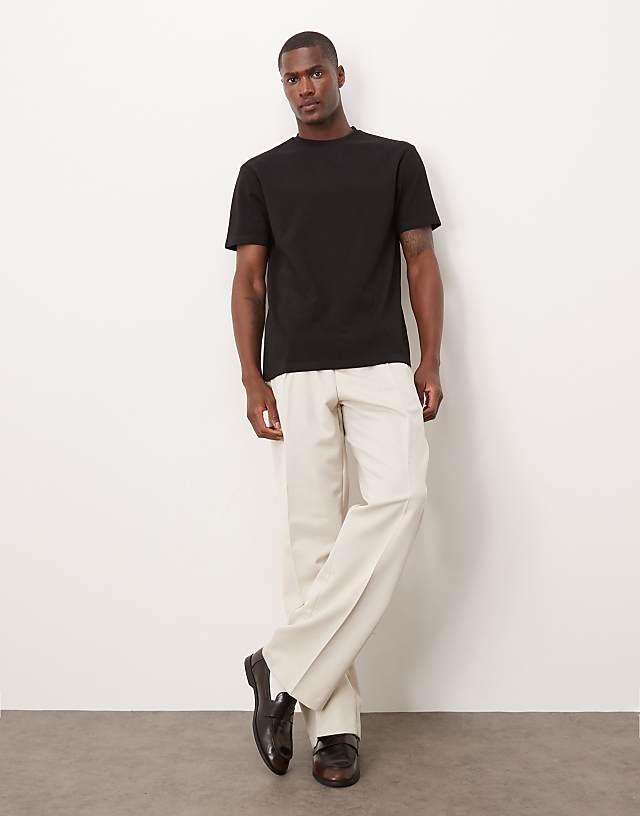 ASOS DESIGN BreatheMAX Heavyweight Crew Neck T-shirt In Black