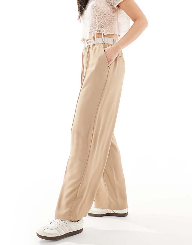ASOS DESIGN Cropped Pull On Trousers With Contrast Waist In Camel