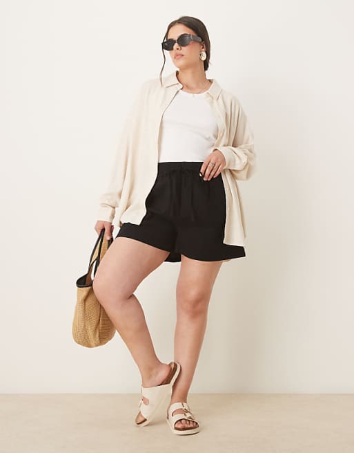 ASOS DESIGN Curve linen look pull on shorts co-ord in black