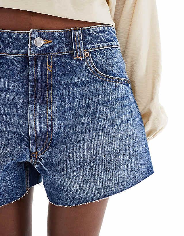 ASOS DESIGN Denim Relaxed Short In Midwash Blue