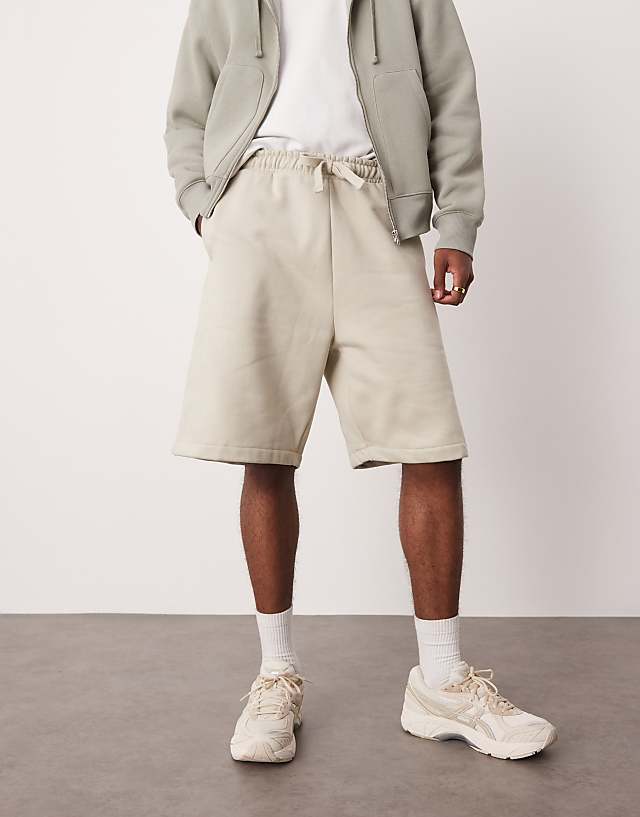 ASOS DESIGN Heavyweight Oversized Shorts 400gsm In Light Beige - BEIGE