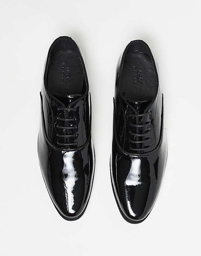 ASOS DESIGN Lace Up Derby Shoes In Patent Black