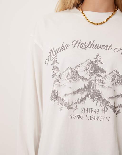 ASOS DESIGN Long Sleeve Skater T-shirt With Alaska Graphic In White