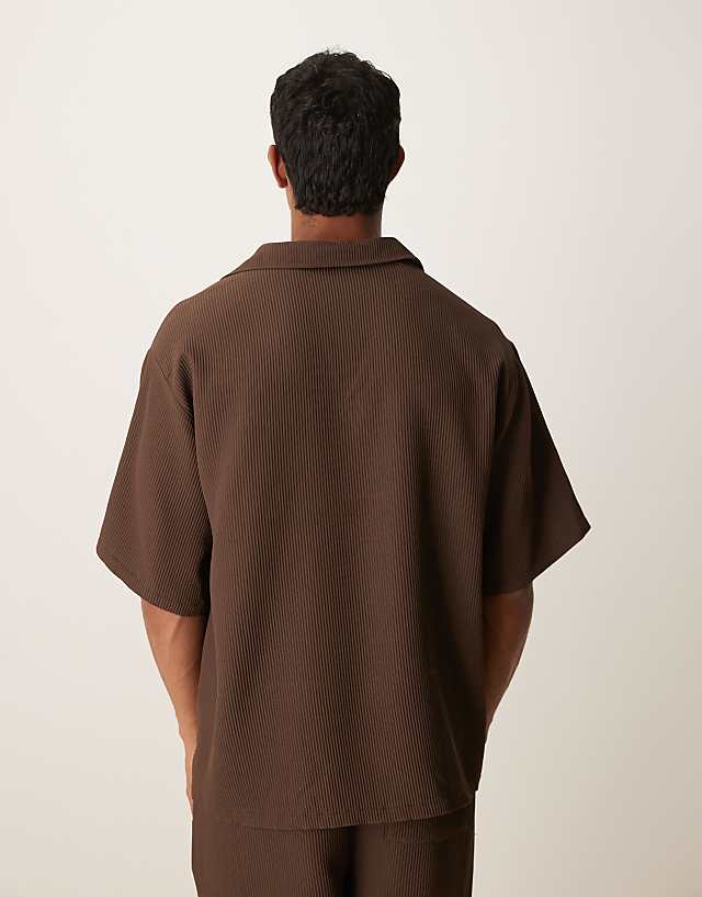 ASOS DESIGN Oversized Revere Plisse Polo In Brown