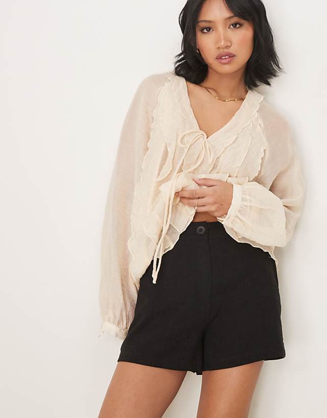 ASOS DESIGN Petite relaxed dad short with linen in black