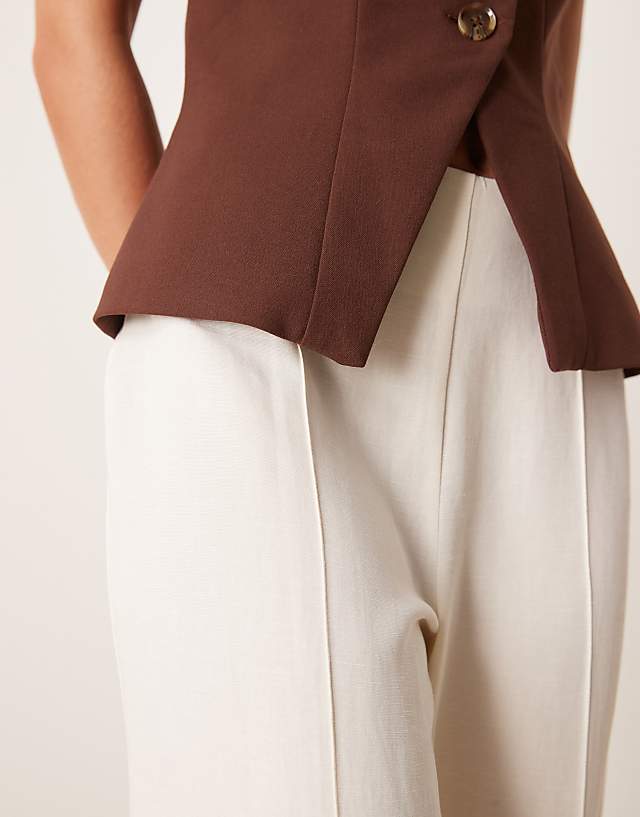 ASOS DESIGN Petite Tailored Linen Culotte Trousers In Off White