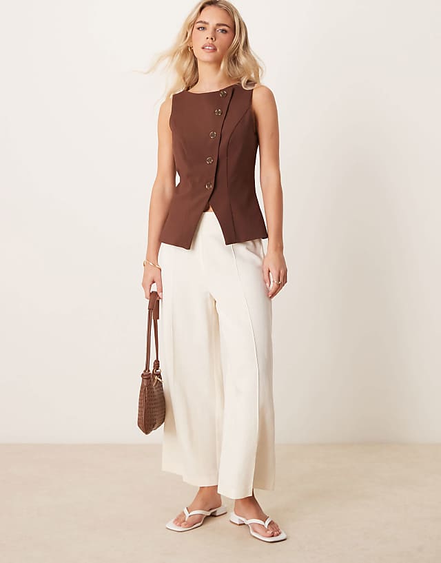 ASOS DESIGN Petite Tailored Linen Culotte Trousers In Off White