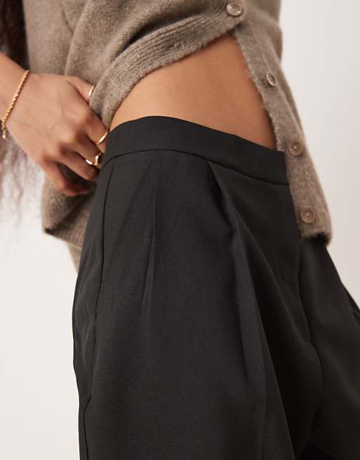 ASOS DESIGN Petite Tailored Tapered Trousers In Black