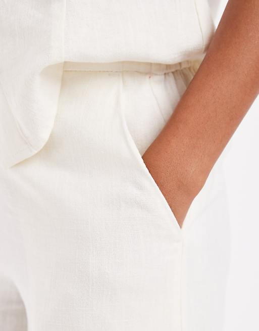 ASOS DESIGN Relaxed Dad Shorts With Linen In Cream