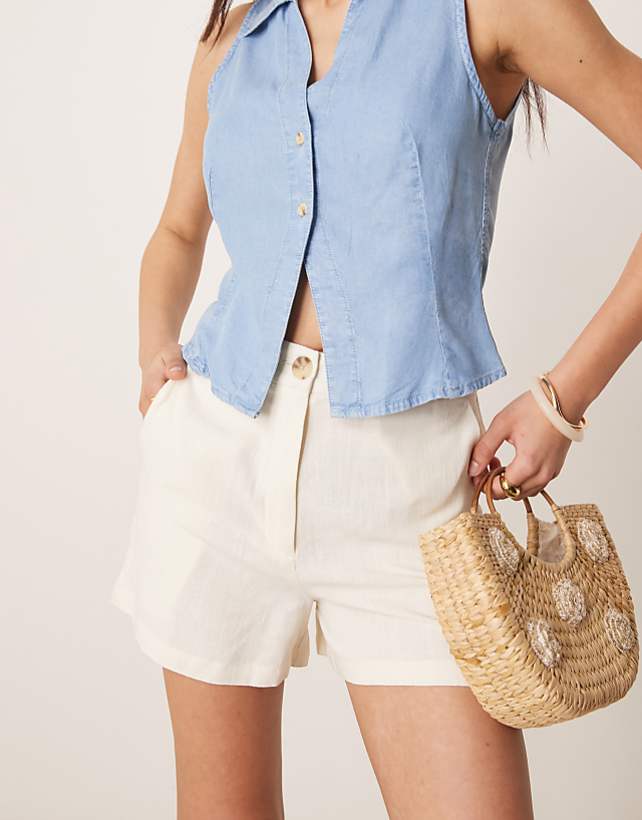 ASOS DESIGN Relaxed Dad Shorts With Linen In Off White