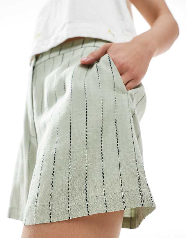 ASOS DESIGN Relaxed Shorts With Linen In Sage Stripe