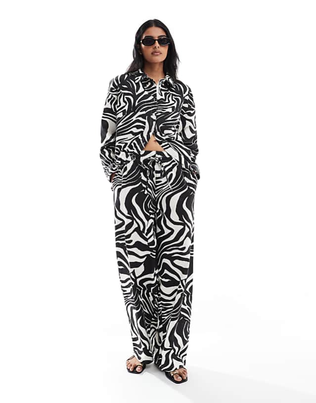 ASOS DESIGN Seersucker Stripe Shirt And Trousers Co-ord In Mink