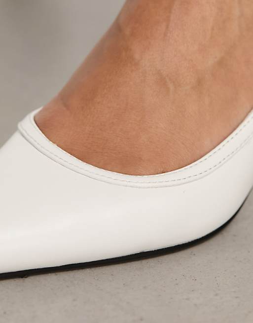 ASOS DESIGN Strut Slingback Kitten Heeled Shoes In White