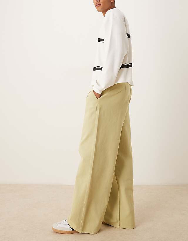 ASOS DESIGN Super Baggy Jeans With Pleats In Green