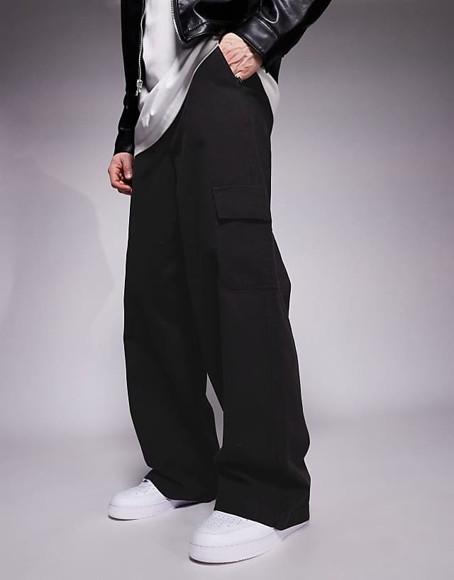 ASOS DESIGN Super Baggy Pull On Cargo Trouser In Black