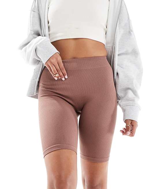 Hera Ribbed Base Short In Acorn Brown