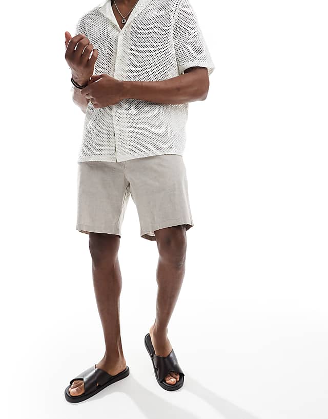 JJ Rebel Linen Short In Beige