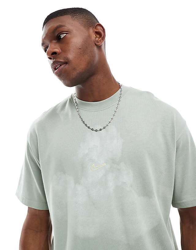 Nike M90 Graphic T-shirt In Green