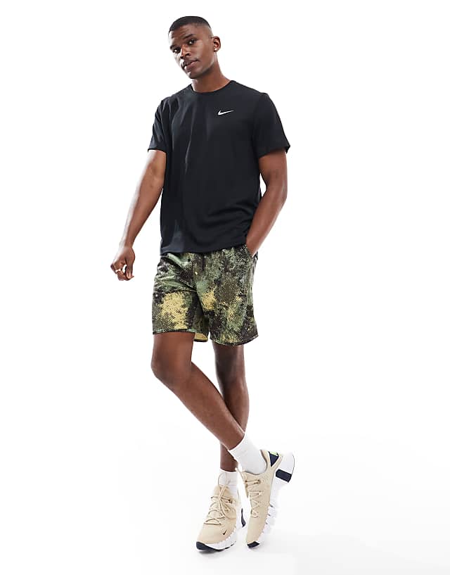 Nike Running Miler Dri-FIT T-shirt In Black