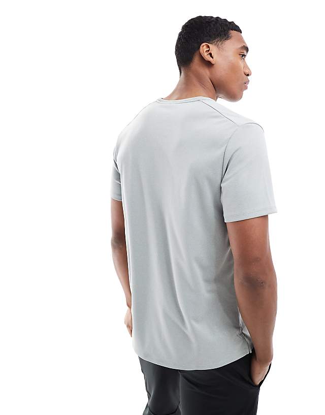 Nike Running Miler Dri-FIT T-shirt In Grey