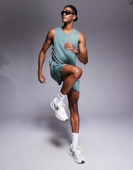 Nike Running Miler Dri-FIT Vest In Green