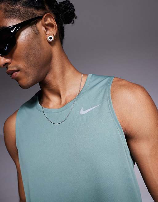 Nike Running Miler Dri-FIT Vest In Green