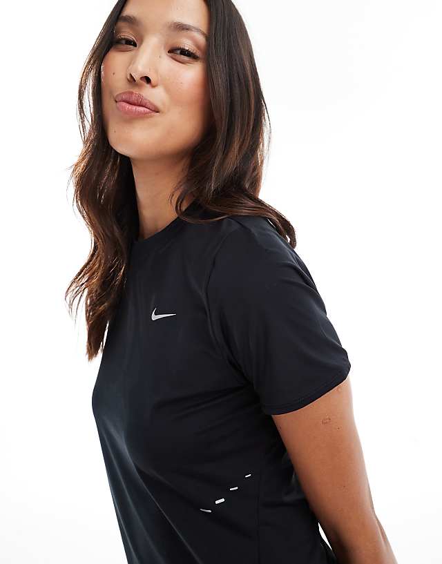 Nike Running Swift Dri-Fit T-shirt In Black