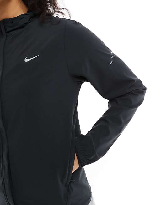 Nike Running Swift Repel Jacket In Black