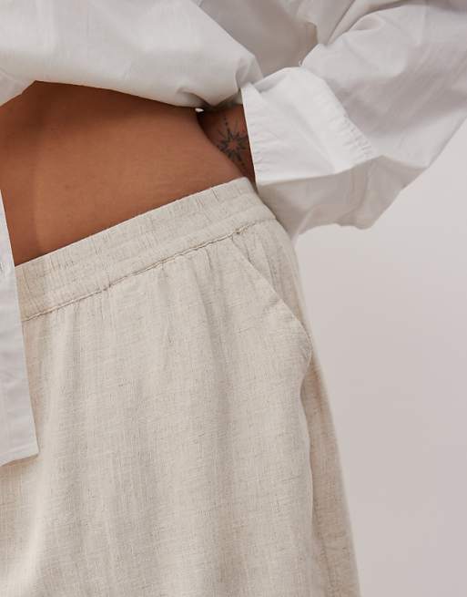 Noisy May Curve Linen Mix Short In Oatmeal