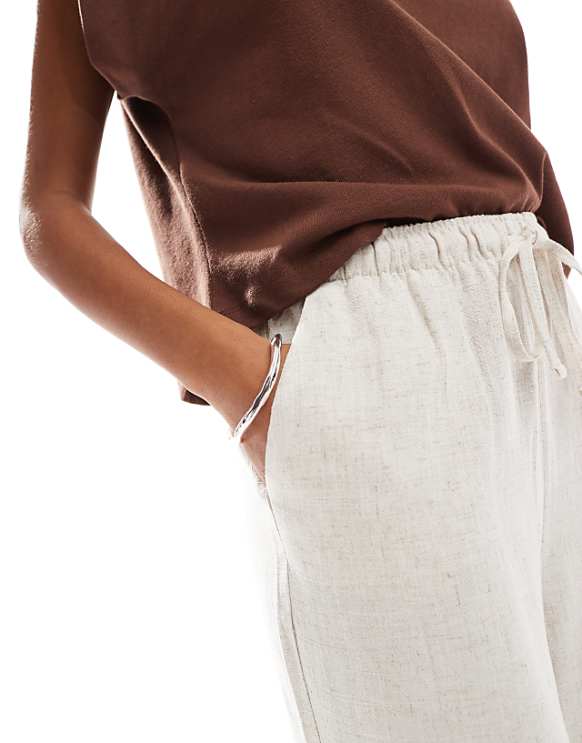ONLY Pull Up Linen Shorts In Beige