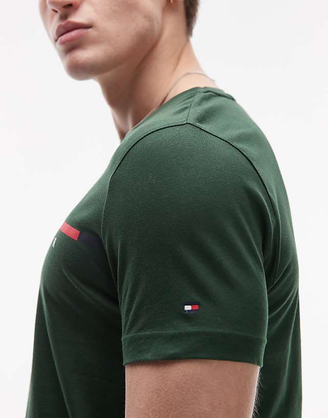 Tommy Hilfiger Logo T-shirt In Green