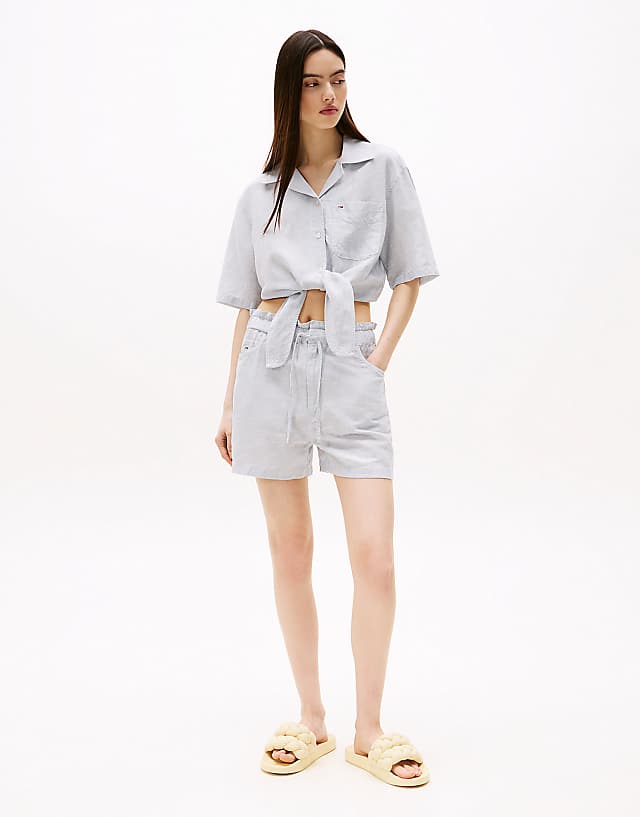 Tommy Jeans Cotton Linen Short In Light Grey